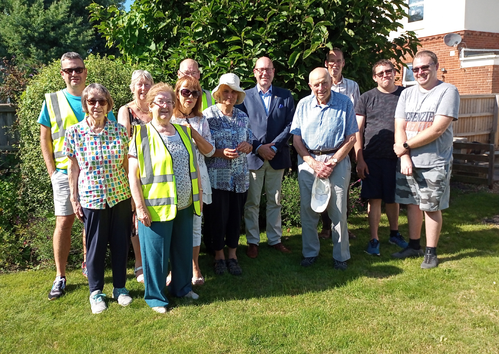 HIGH SHERIFF OF THE ISLE OF WIGHT PAYS A VISIT TO SANDOWN GREEN TOWN VOLUNTEERS
