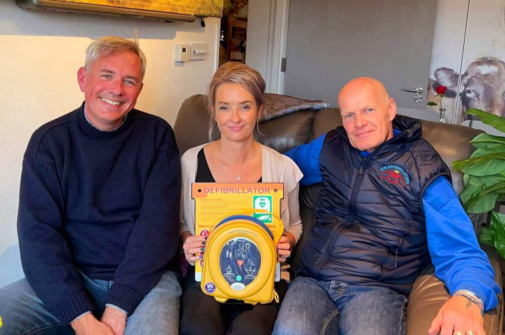 BRIDDLESFORD FARM SHOP NOW EQUIPPED WITH DEFIBRILLATOR THANKS TO CUSTOMER DONATIONS