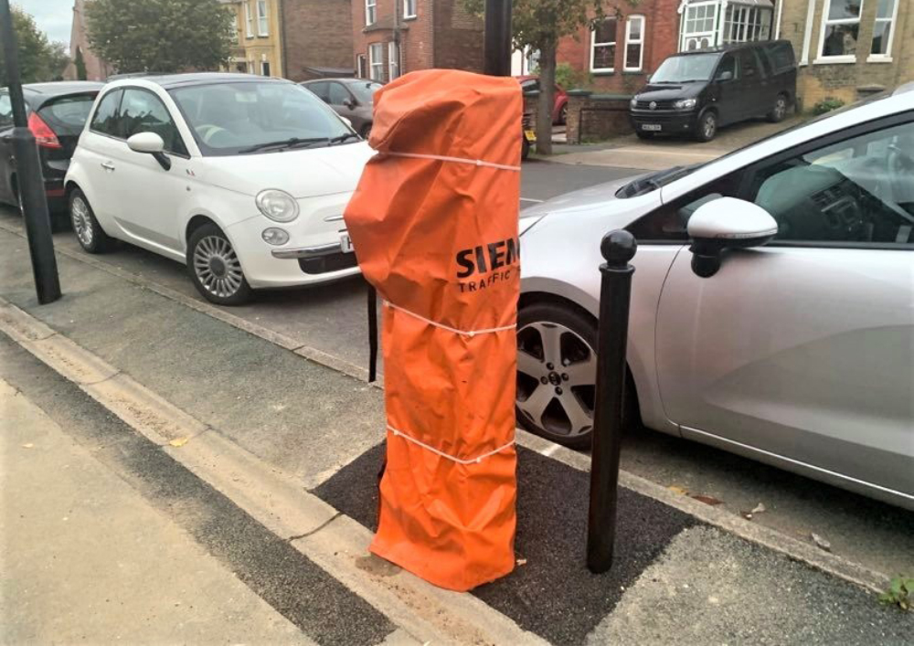 EAST COWES COUNCILLOR SLAMS COUNCIL OVER INSTALLATION OF ELECTRIC CAR CHARGING POINT