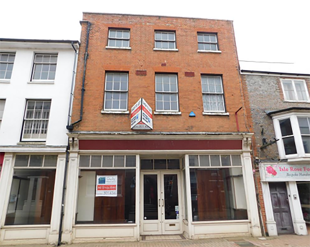 COMMUNITY COUNCIL TAKES OVER NEWPORT’S FORMER EDINBURGH WOOLLEN MILL STORE