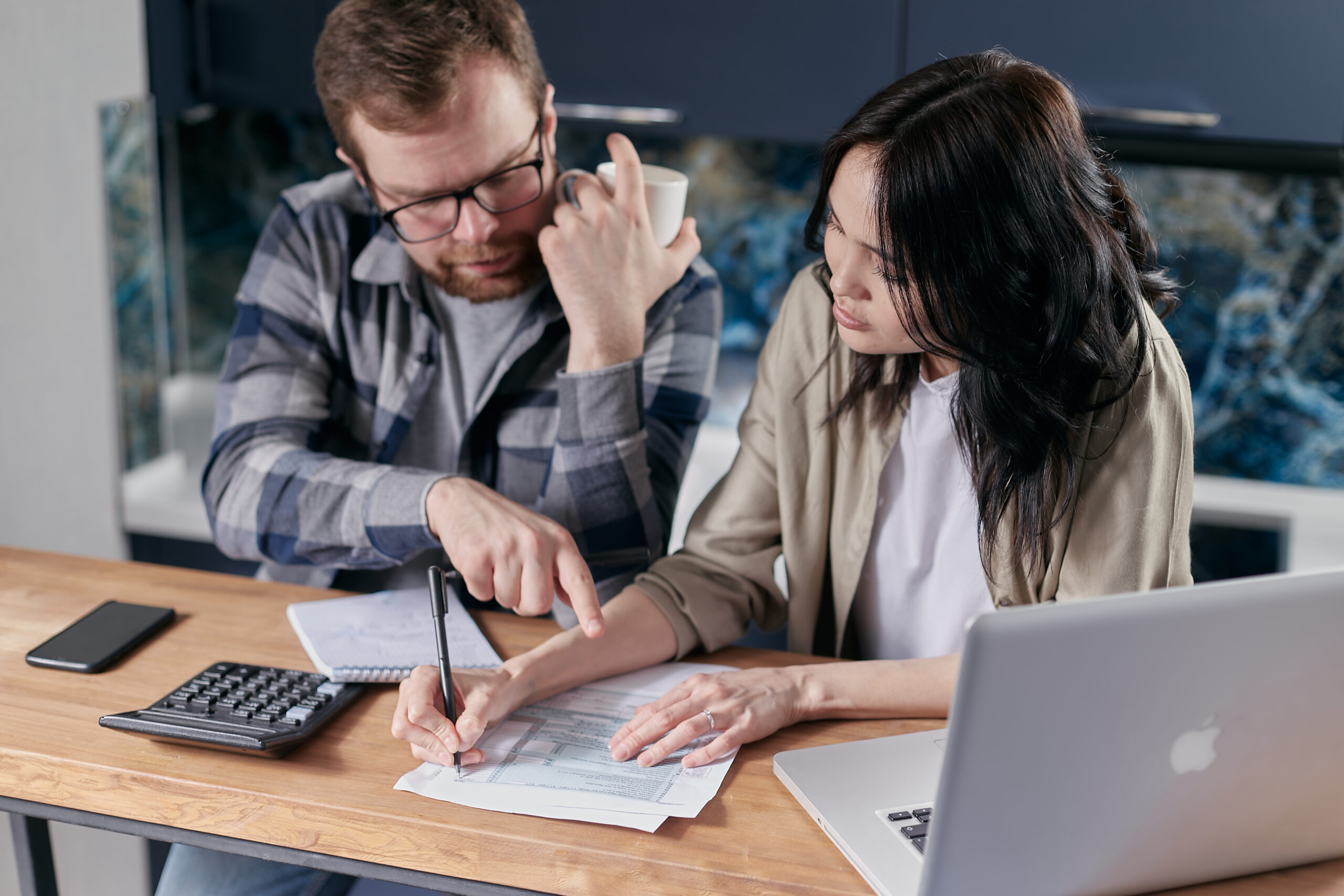 HOW A DEBT SETTLEMENT WORKS AND WHAT ARE THE POSSIBLE RISKS