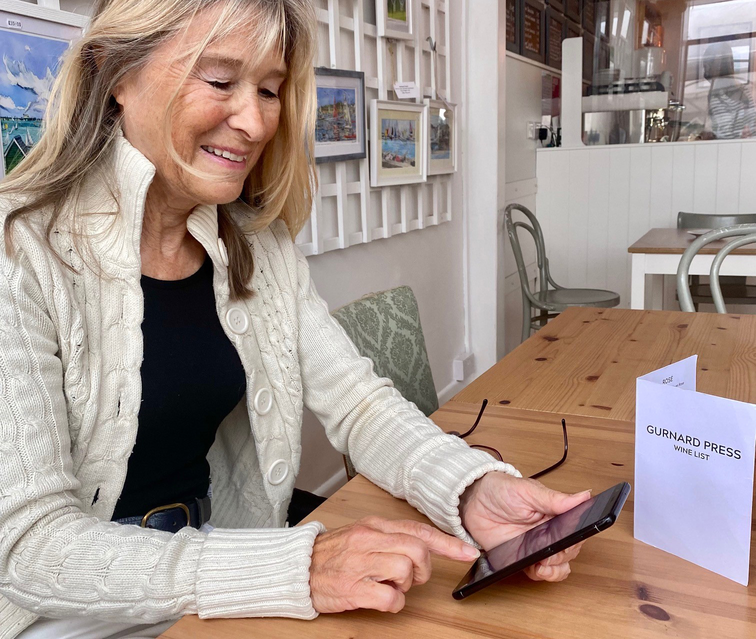NEW DIGITAL FRIENDLY ISLAND SCHEME LAUNCHEED BY AGE UK IW