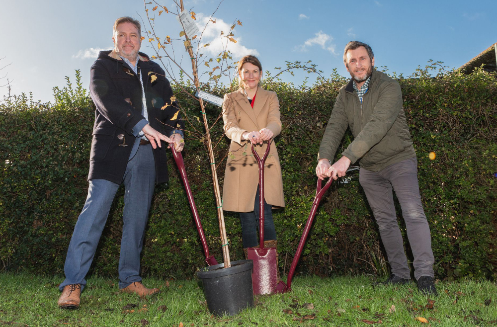 Red Funnel X Mountbatten Tree Planting (nigel Hartley, Fran Collins, Cllr Matthew Price) Low Res