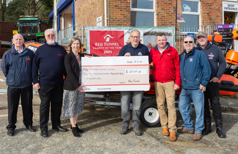 Lifeboatscheque Handover 1