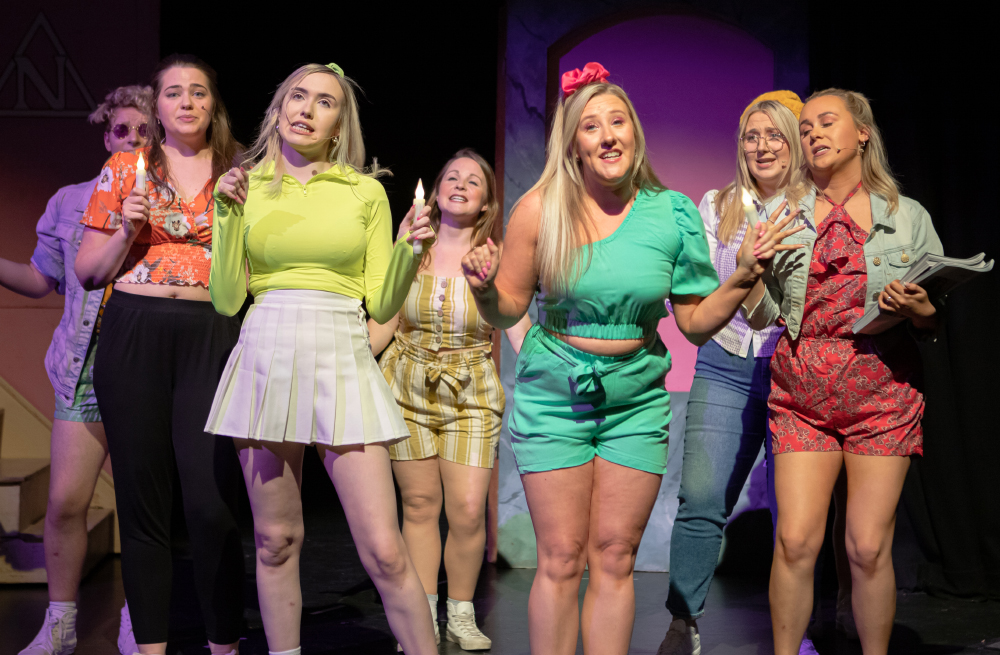 Vtg-legallyblonde-deltanus2