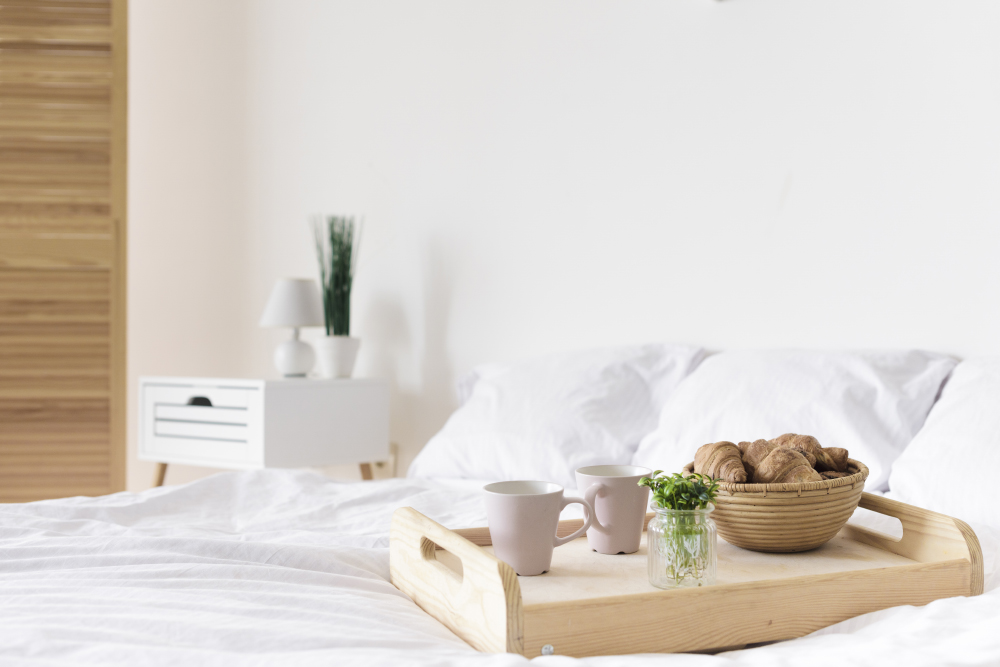 Close-up-tray-with-breakfast-bed