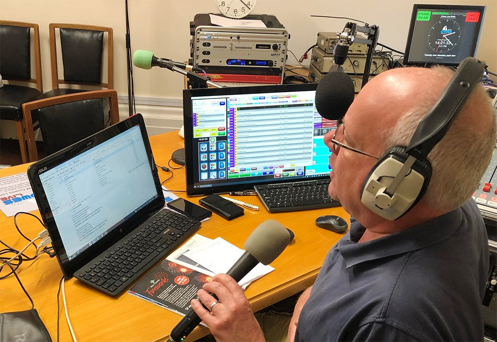 Cowesliveradio