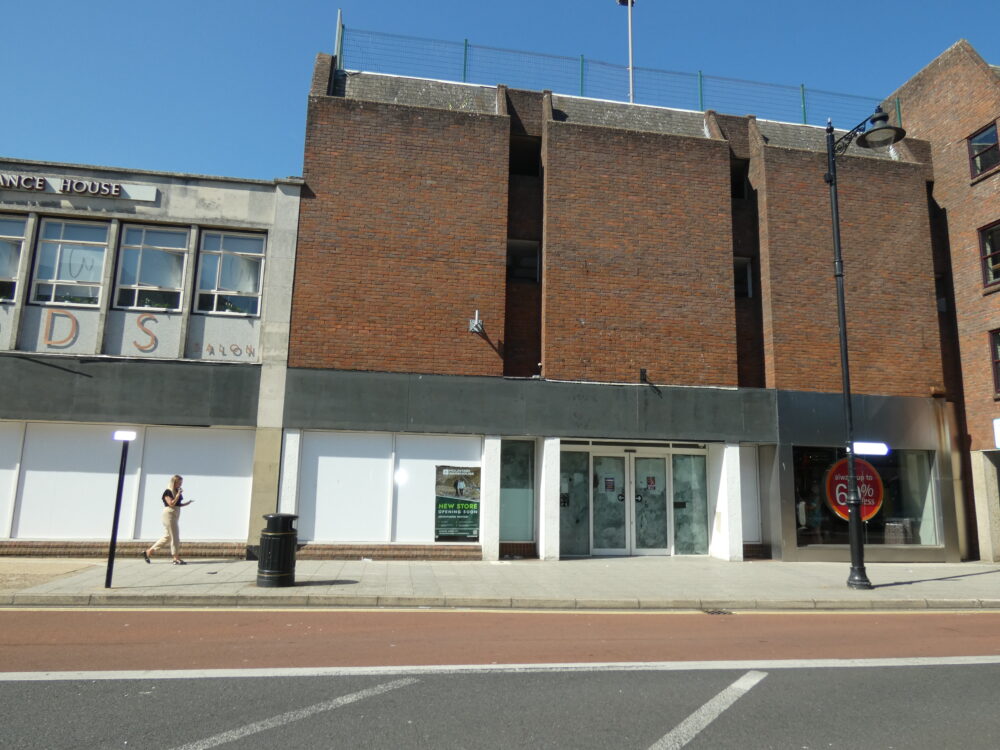 Mountain Warehouse (2)
