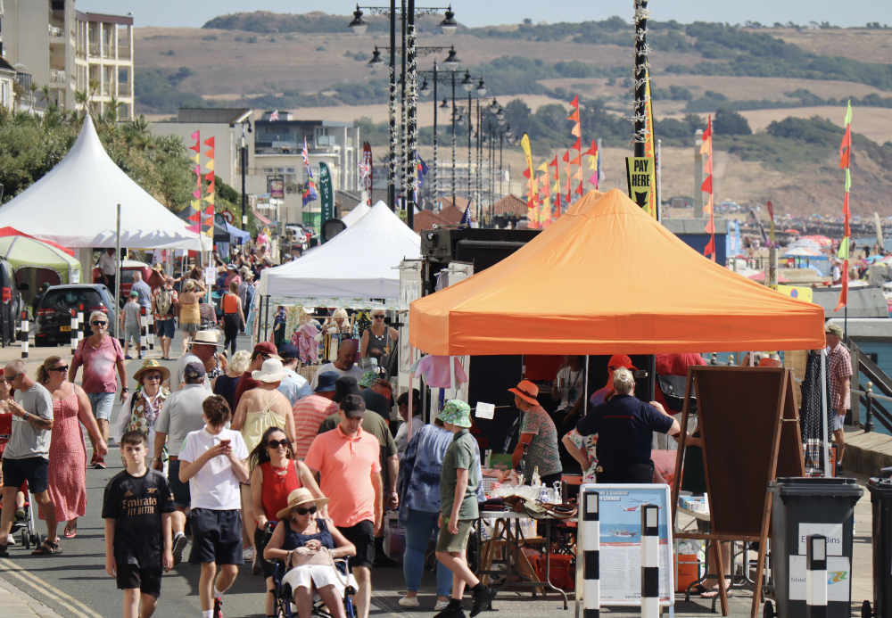 The Busy Sandown Esplanade Street Market
