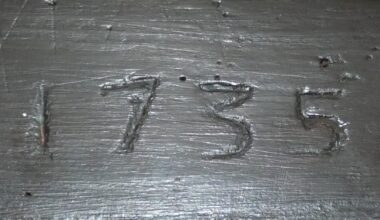 1735