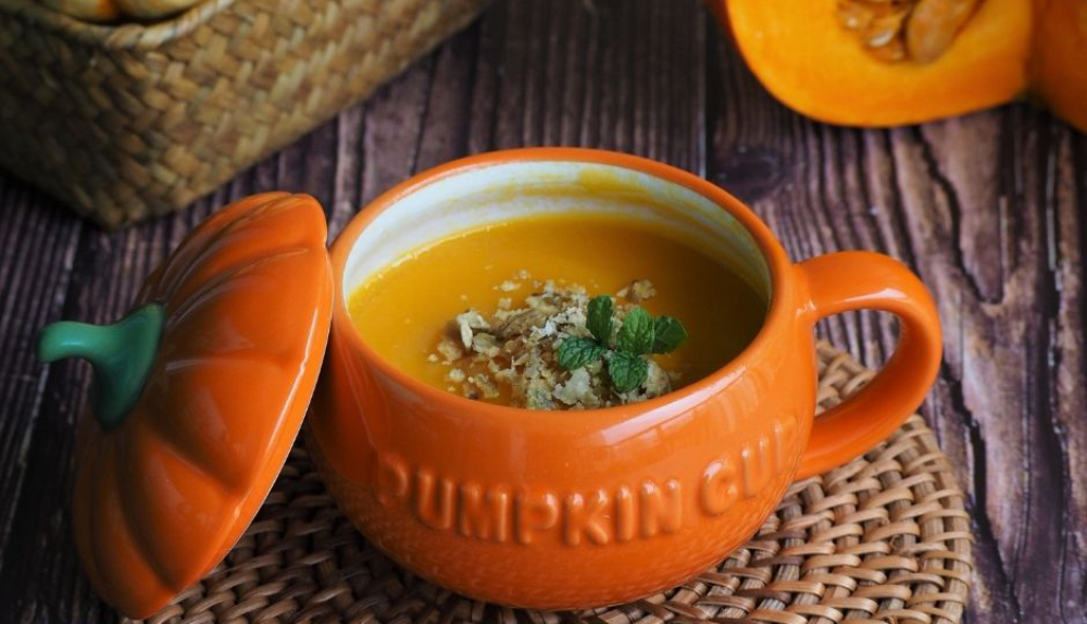 1. Pumpkin Soup Halloween (1)