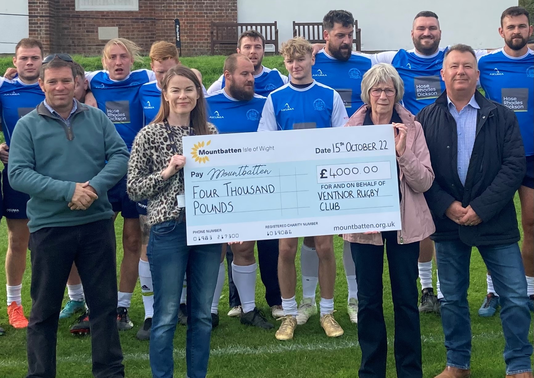 Jeannette Adams (right) Presents The Cheque To Jax Jones Of Mountbatten 151022 (2)