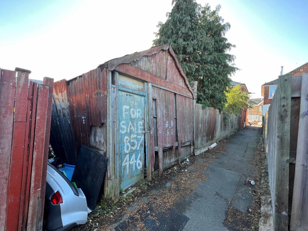 Lot 136 - 69b Pelham Road, Cowes, Isle Of Wight - Clive Emson Auctioneers - Online Auction Ending 22nd November 2022