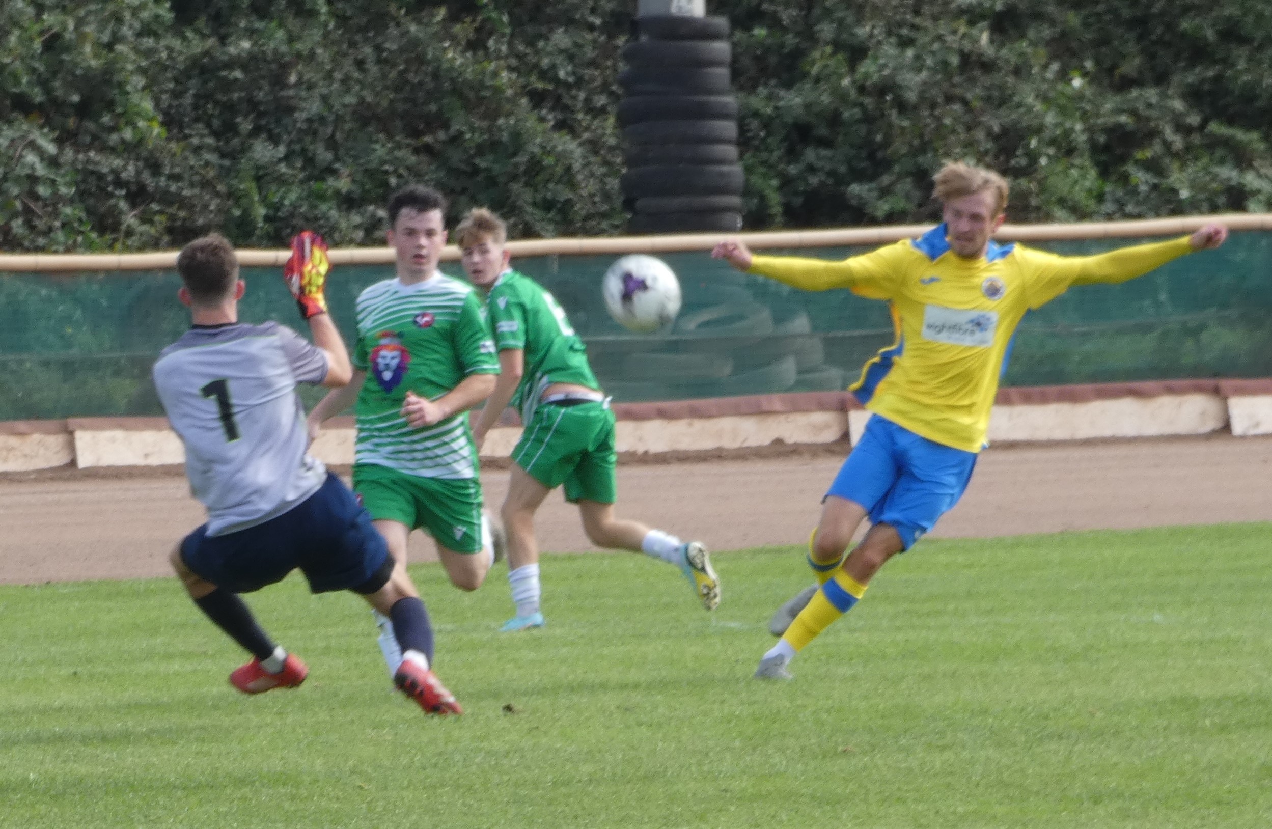 Newport V Fleet Spurs (1)