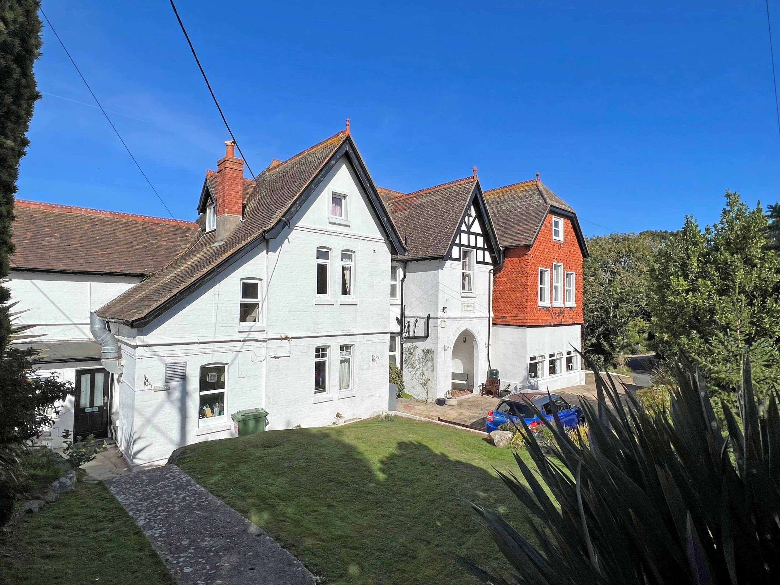 Lot 81 - Seven Gables Rest Home, York Lane, Totland Bay, Isle Of Wight - Clive Emson Auctioneers - Online Auction Ending 2nd November 2022