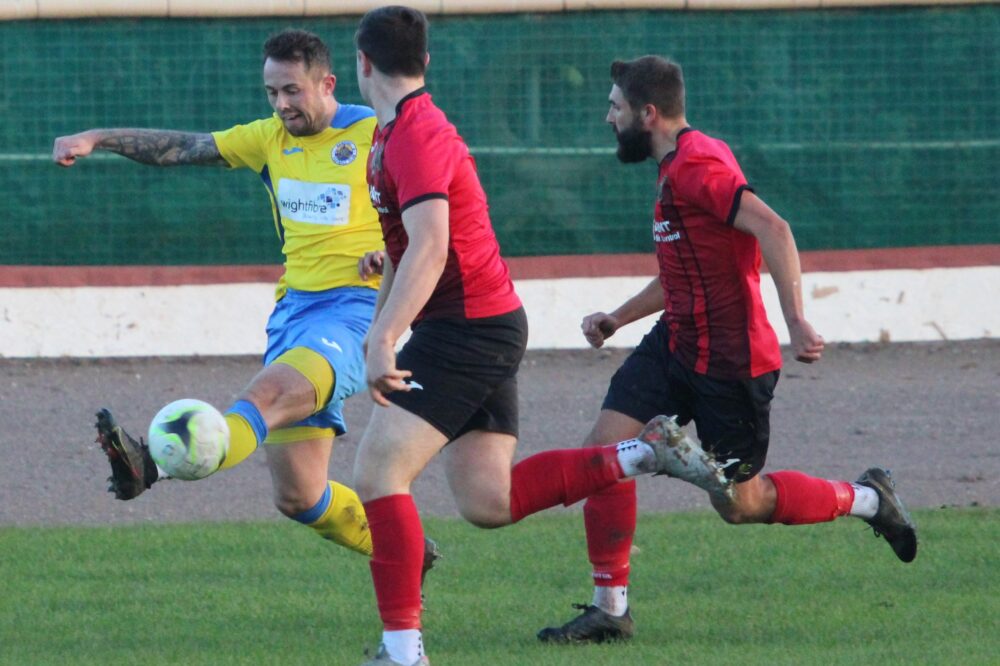 Port V Petersfield (2)