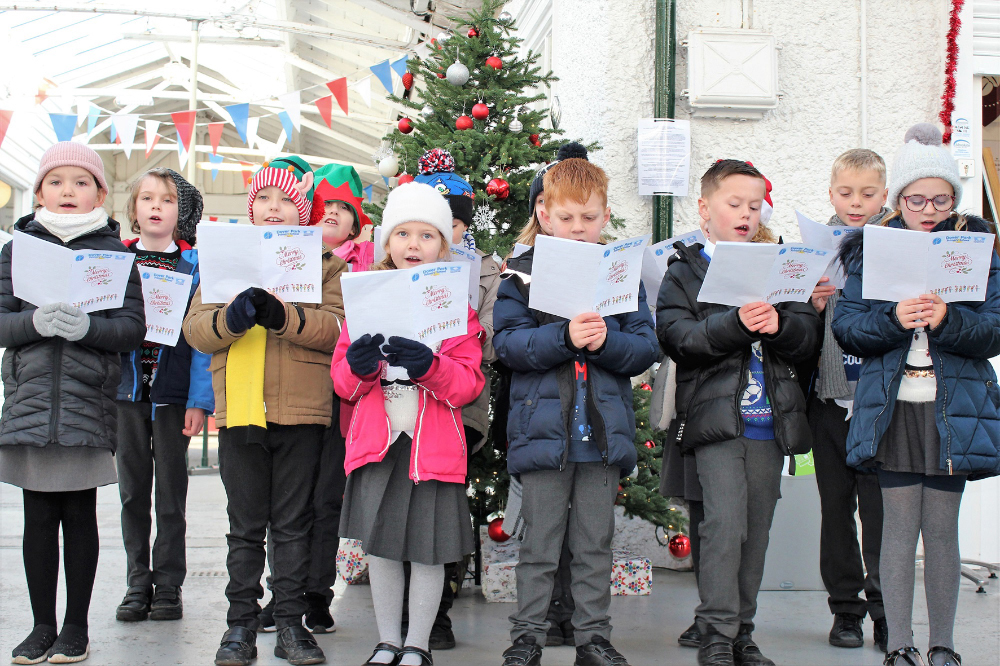 Dover Park Carollers On Ryde Pier
