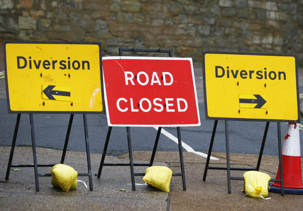 Roadcloseddiversionstock