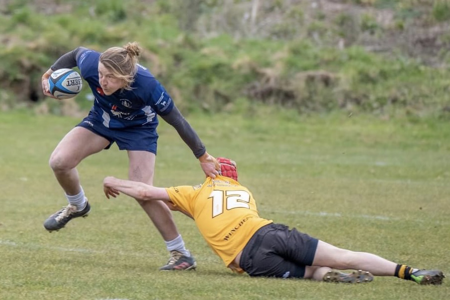 Chris Hill Untangles Himself. Ventnor V Winchester 2nd 040323. Photo By Simon Dear