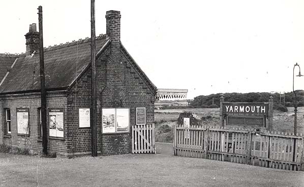 Yarmouth Railway Station Photo Jl Smith