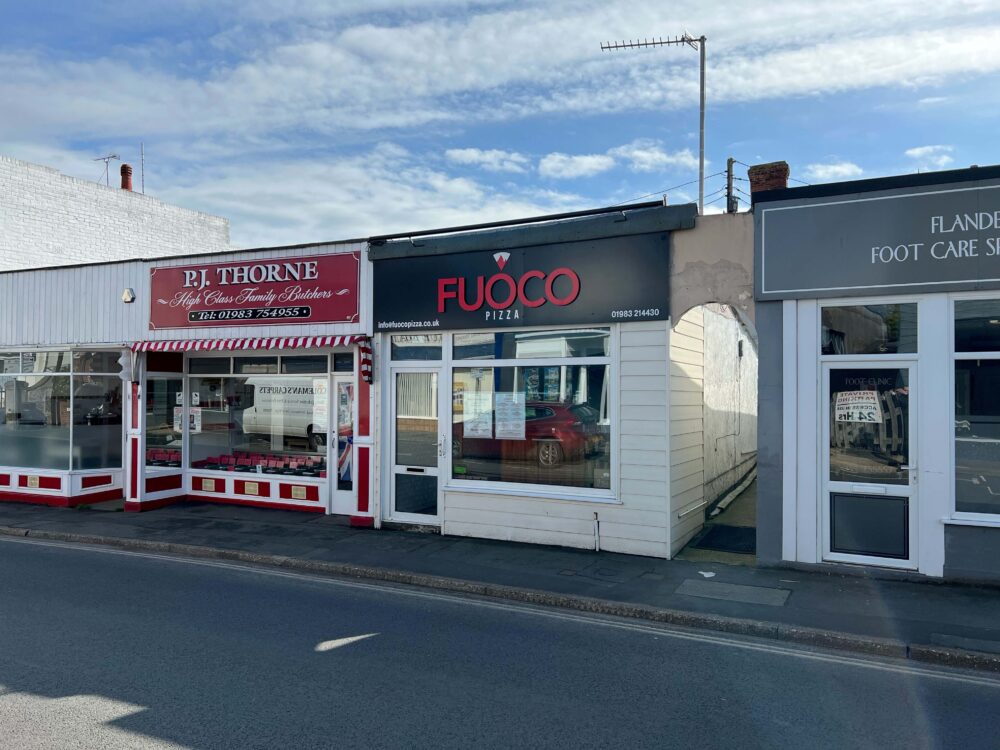 Lot 120 - Fuoco Pizza, Avenue Road, Freshwater, Isle Of Wight, Po40 9ut - Clive Emson Auction May 4th 2023