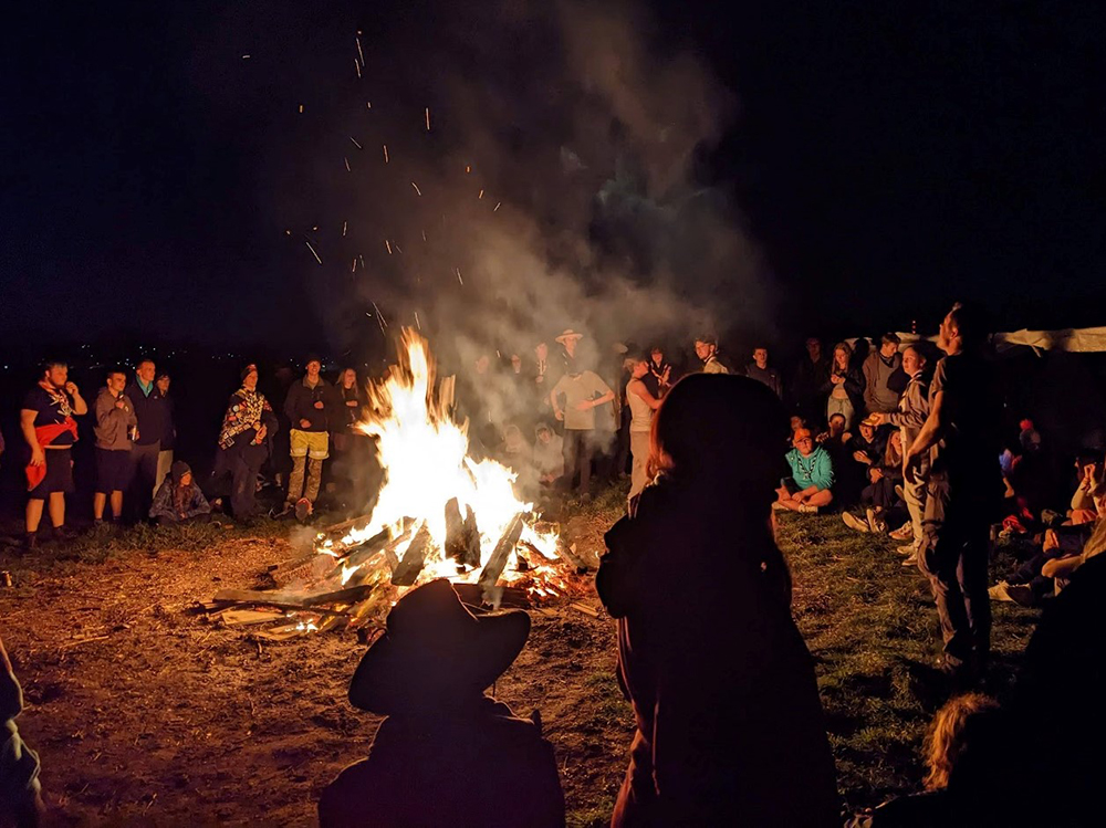 M0-campfire