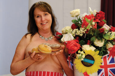 Calendargirls-coronation-group-4 Rgb