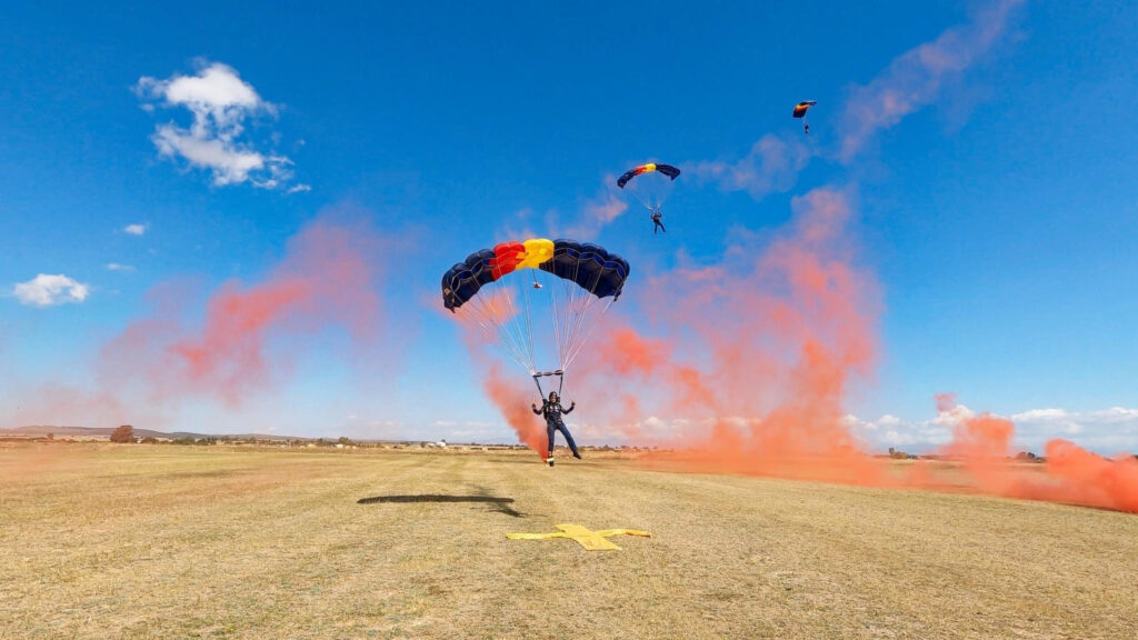 Silver Stars Army Parachute Display Team (1)