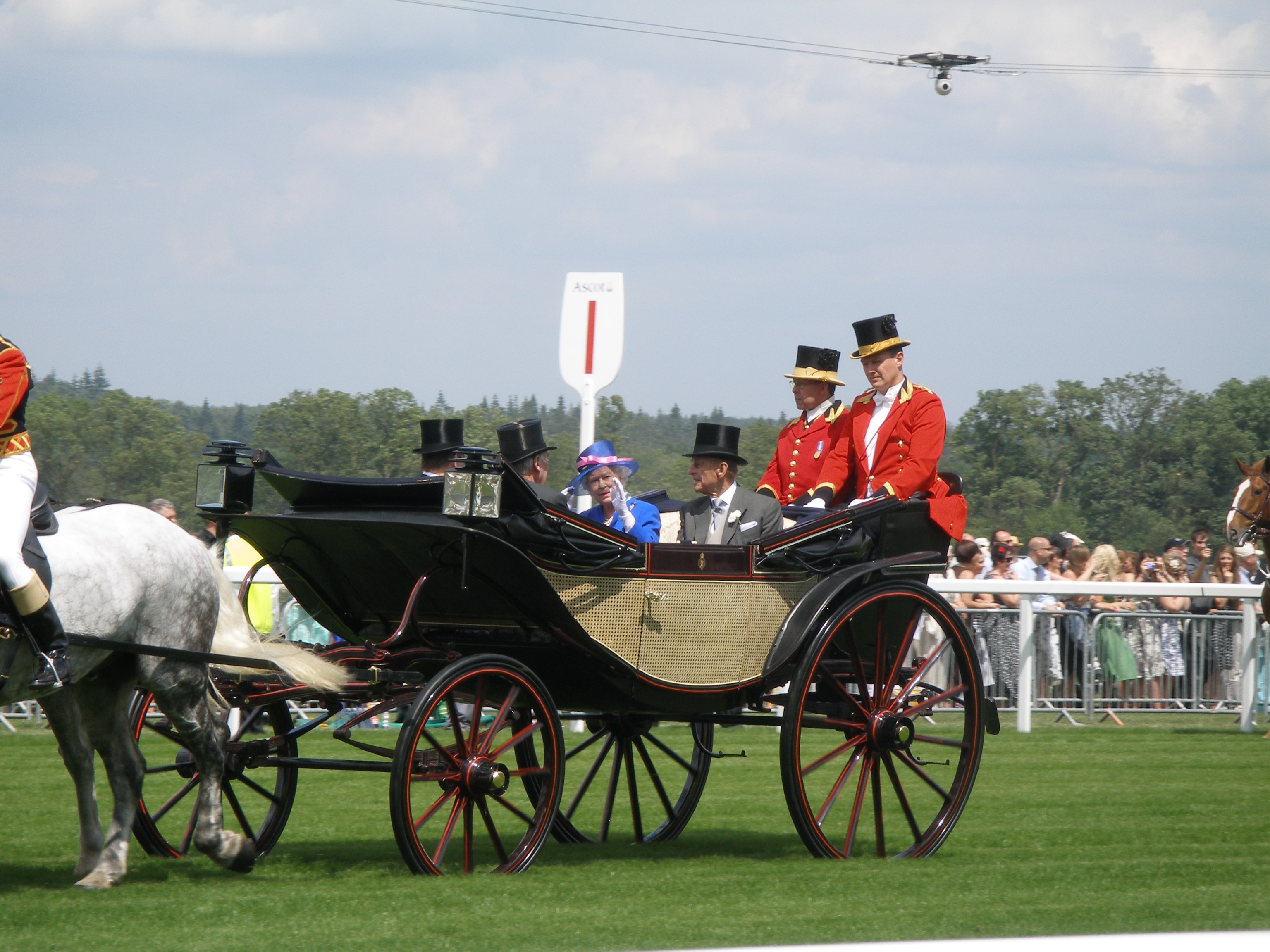 Vehicle-horse-uk-england-family-queen-347138-pxhere.com
