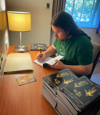 Gregchapmansigning