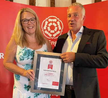 Justine And Jon - Inglewood Guest House - Visitengland Rose Award Winners (003)