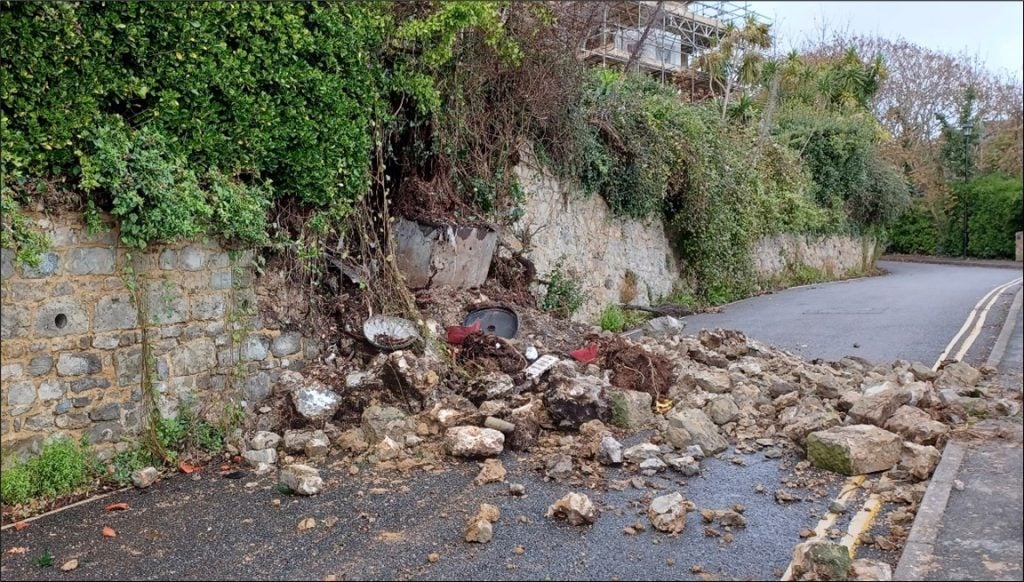Wall - Bath Road, Ventnor