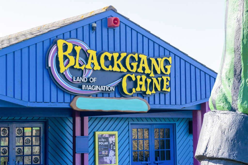 Blackgangchineentrancenodate