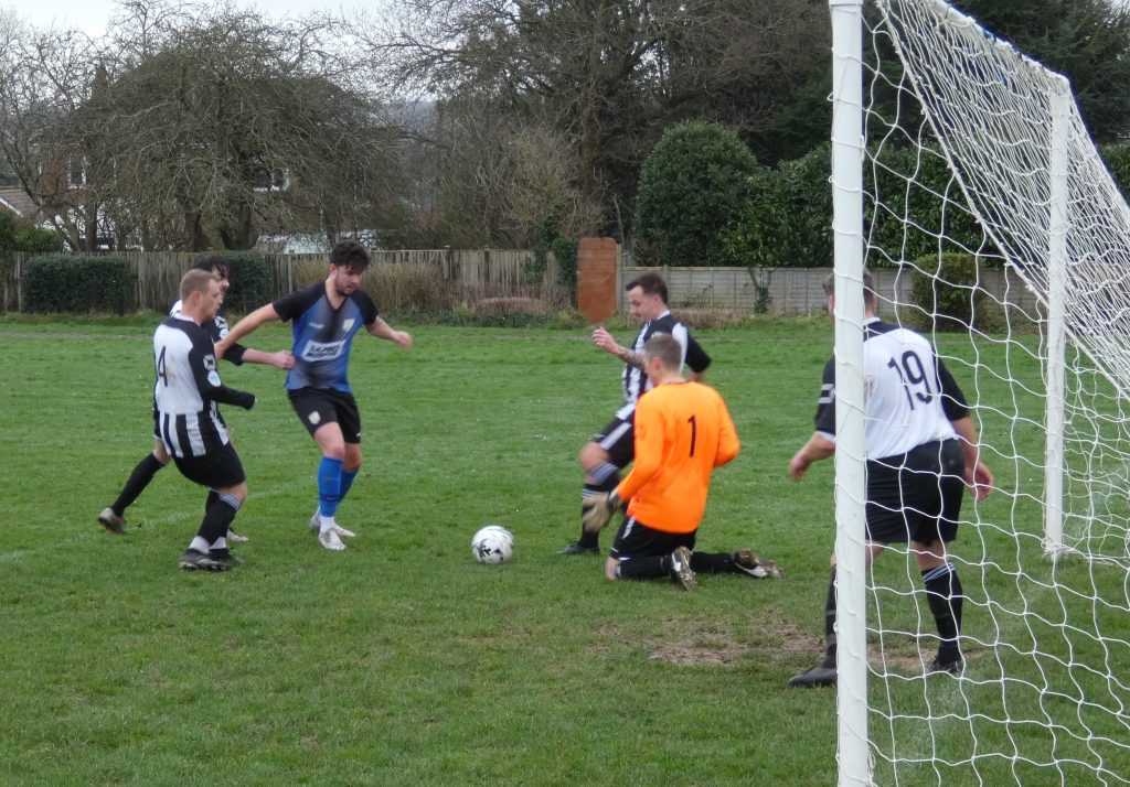 Wootton V Seaview (6)