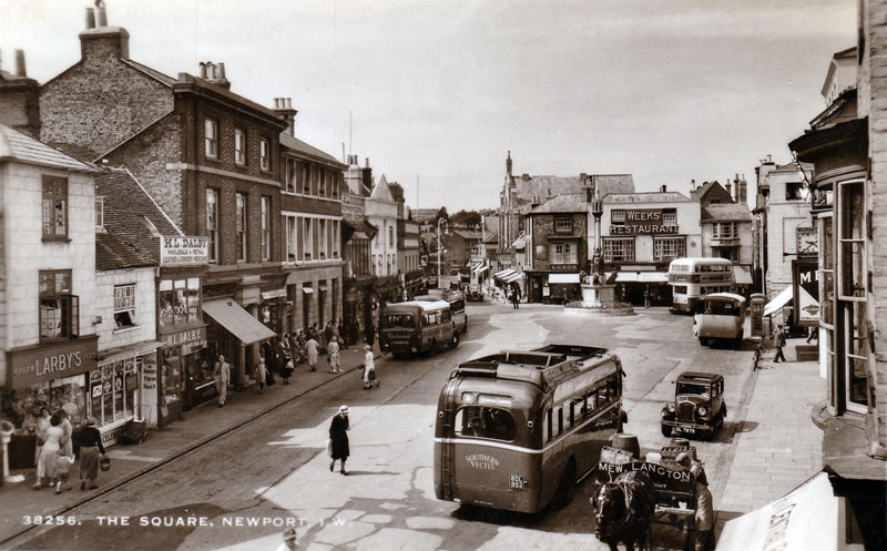 St James Square Bus L