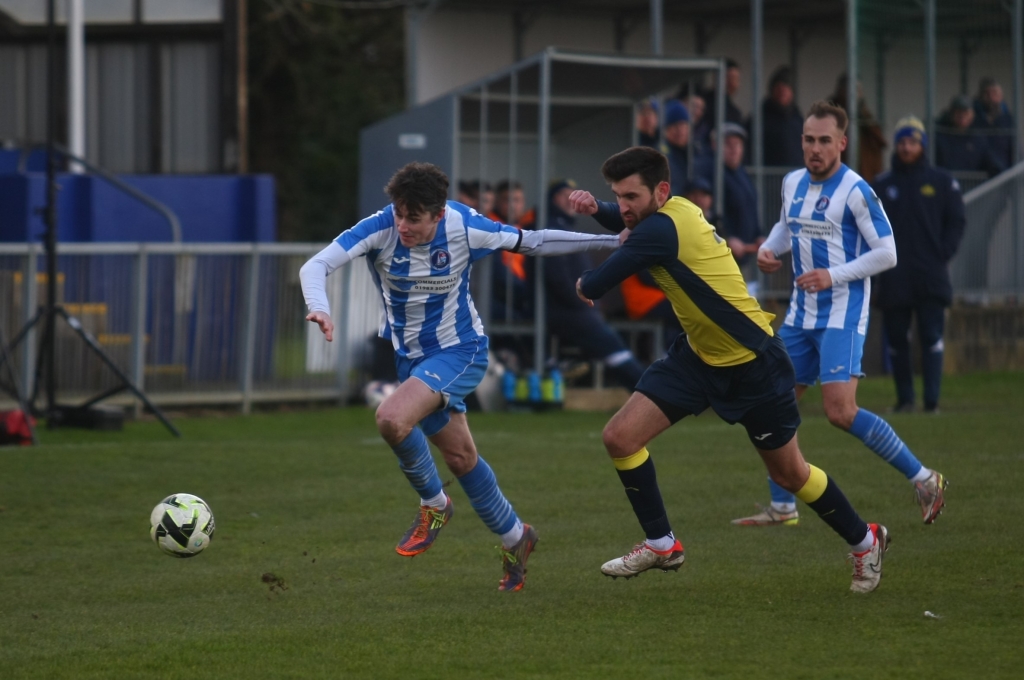 Cowes Sports V Moneys