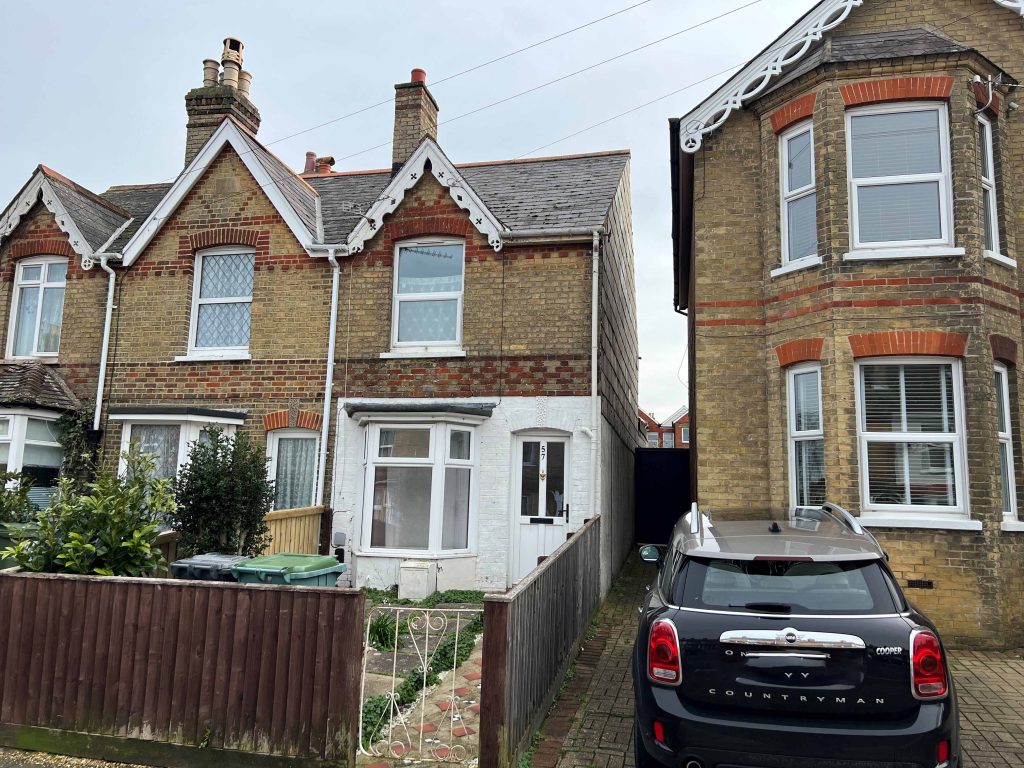 Lot 61 - 57 Adelaide Grove, East Cowes, Isle Of Wight, Po32 6dd - Clive Emson Auctioneers - Auction Ending 20th March 2024