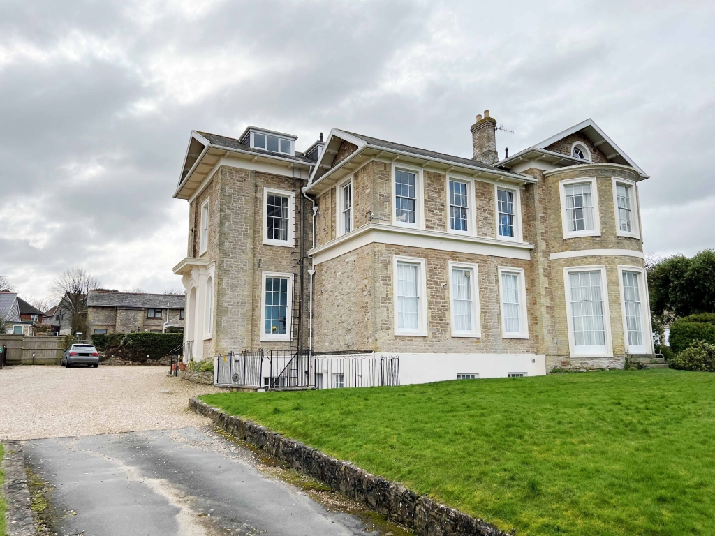 Lot 87 - Flat 2, Coniston House, 9 Coniston Drive, Ryde, Isle Of Wight, Po33 3ae- Clive Emson Auctioneers - Auction Ending 20th March 2024