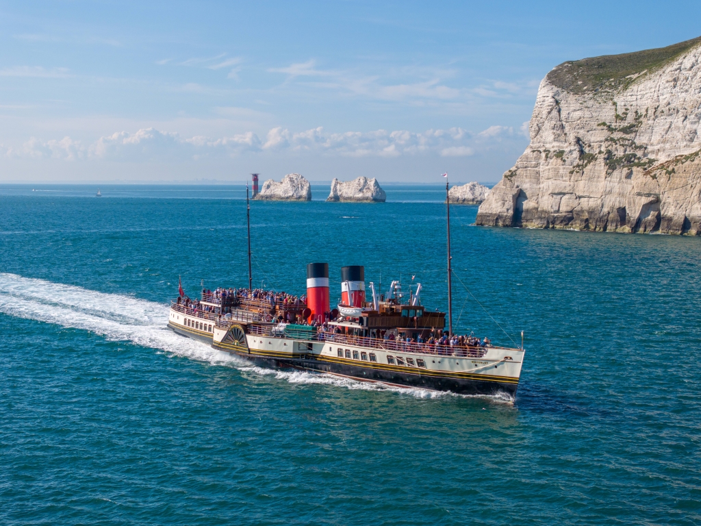Waverley Looks Magnificent As She Steams Round The Isle Of Wight.