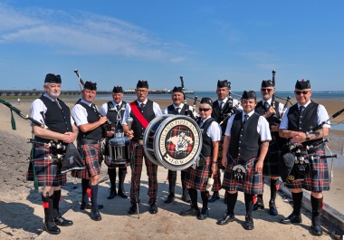 Highlandpipesanddrums