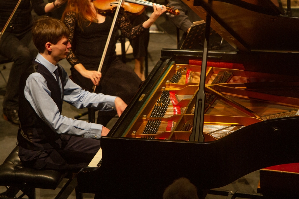 Thomas Luke Pianist (1)
