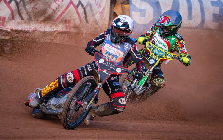 WIGHTLINK WARRIORS END 2024 SEASON WITH VINCE MAPLEY TROPHY VICTORY