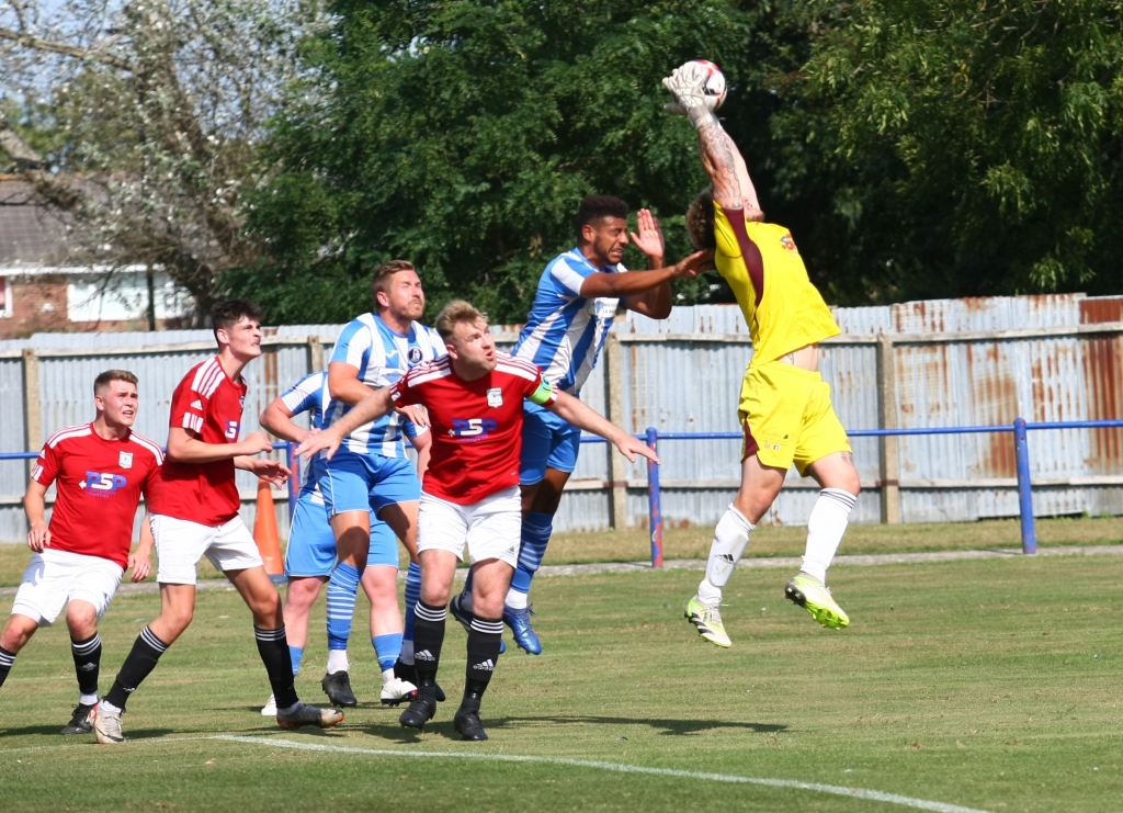 Cowes V H&d (4)