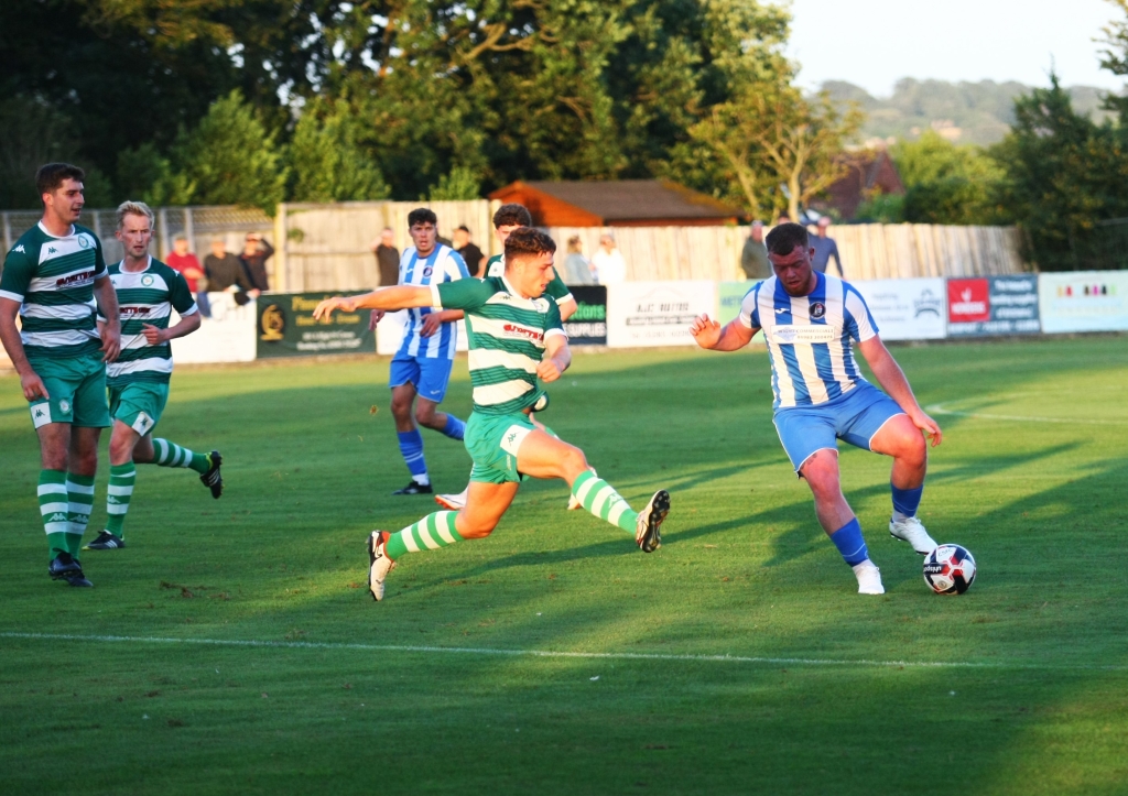 Cowes V Lasvy (3)