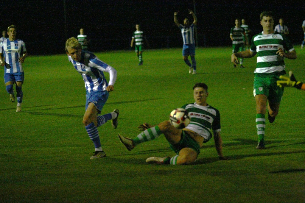 Cowes V Lavy