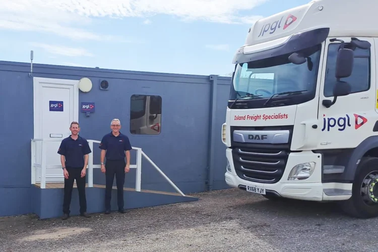 LEADING FREIGHT SPECIALIST OPENS FIRST ISLE OF WIGHT DEPOT