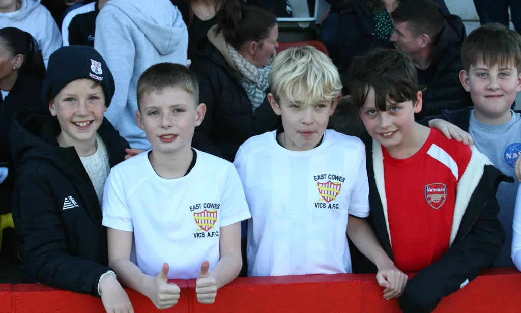 Young-vics-fans