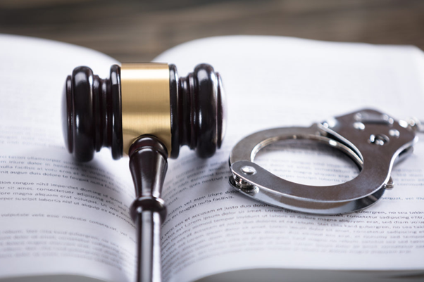 Lawcourtarreststock