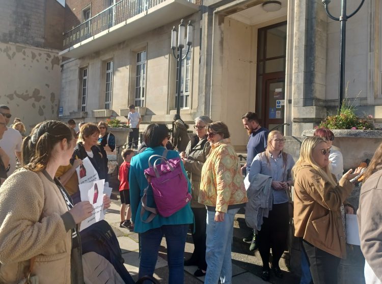ISLANDERS REACT TO CABINET’S DECISION TO GO AHEAD WITH SCHOOL CLOSURE CONSULTATION