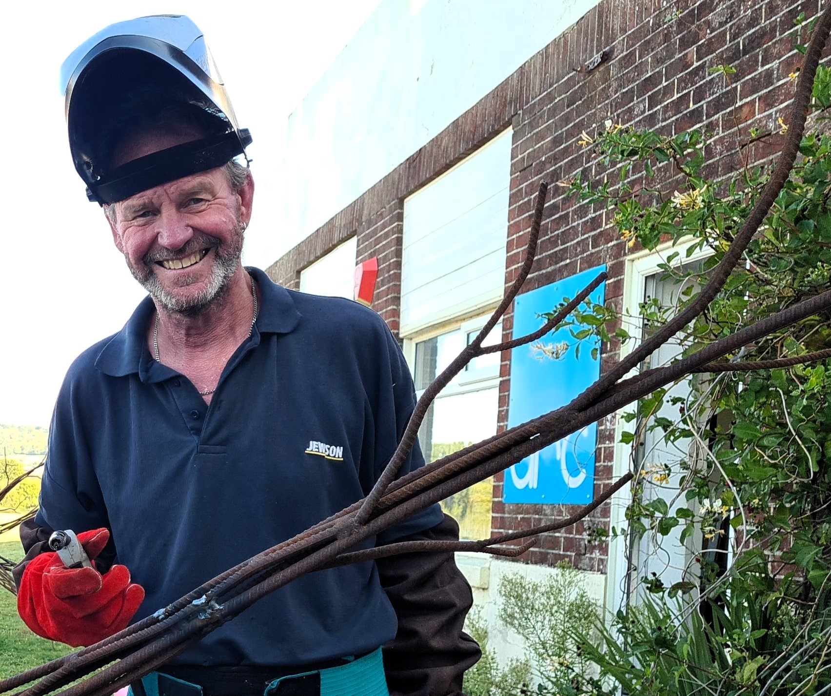 NEW WELDED SCULPTURE UNVEILED IN SANDOWN AS PART OF PUBLIC ART TRAIL